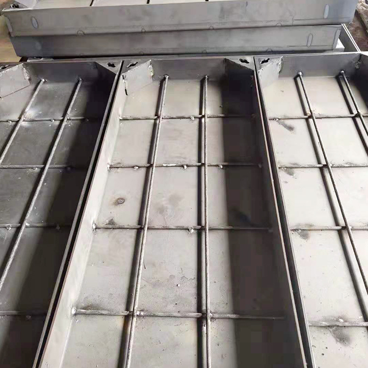 	不銹鋼包邊井蓋生產(chǎn)廠家 豪峻十八年不銹鋼井蓋生產(chǎn)