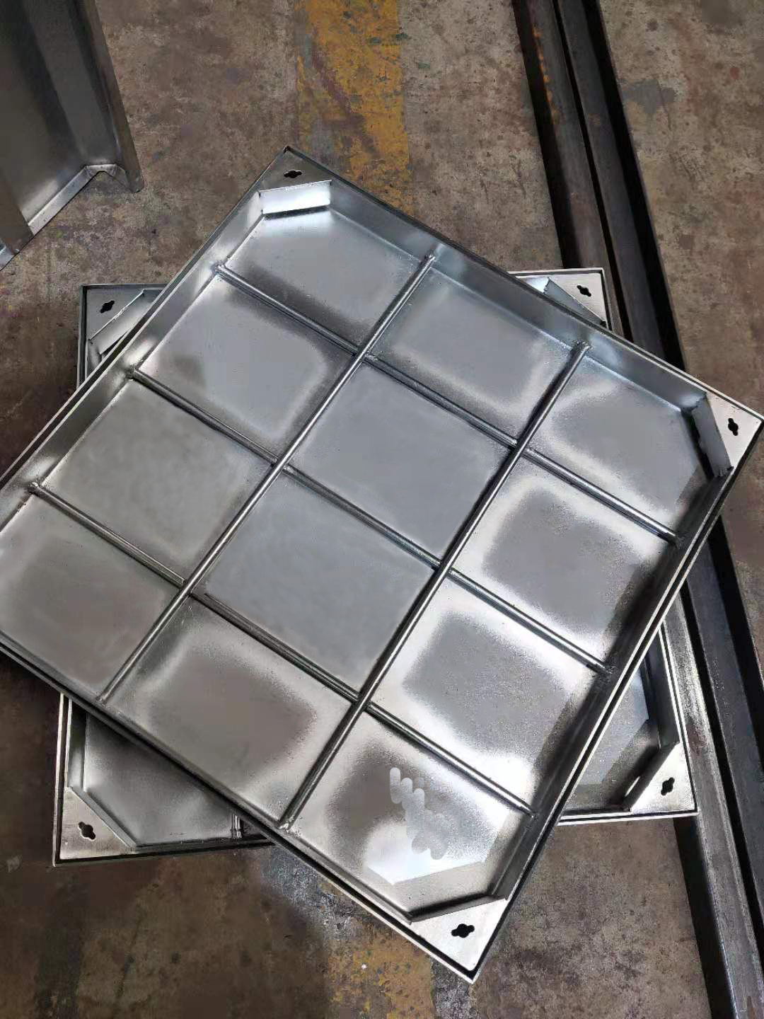 不銹鋼線性井蓋廠家直銷 定制化生產 品質保障